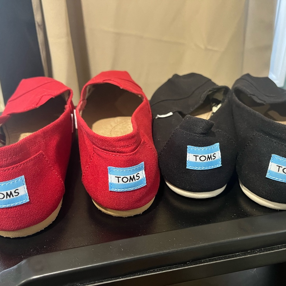 Brand New Toms shoes 👟